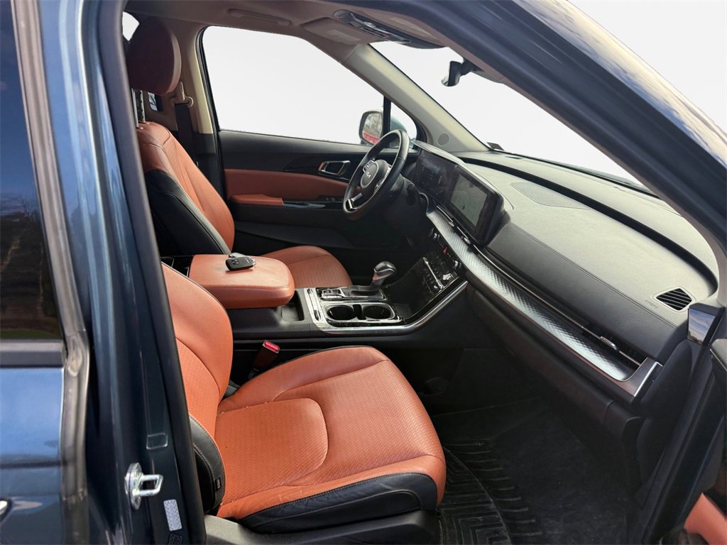 Certified 2023 Kia Carnival SX Prestige image 26