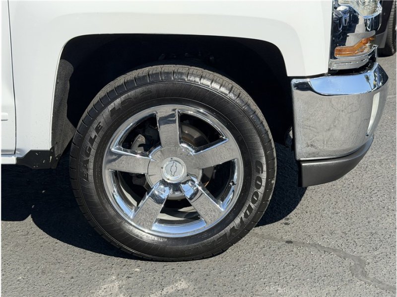 Used 2018 Chevrolet Silverado 1500 LT w/ Texas Edition RWD image 7