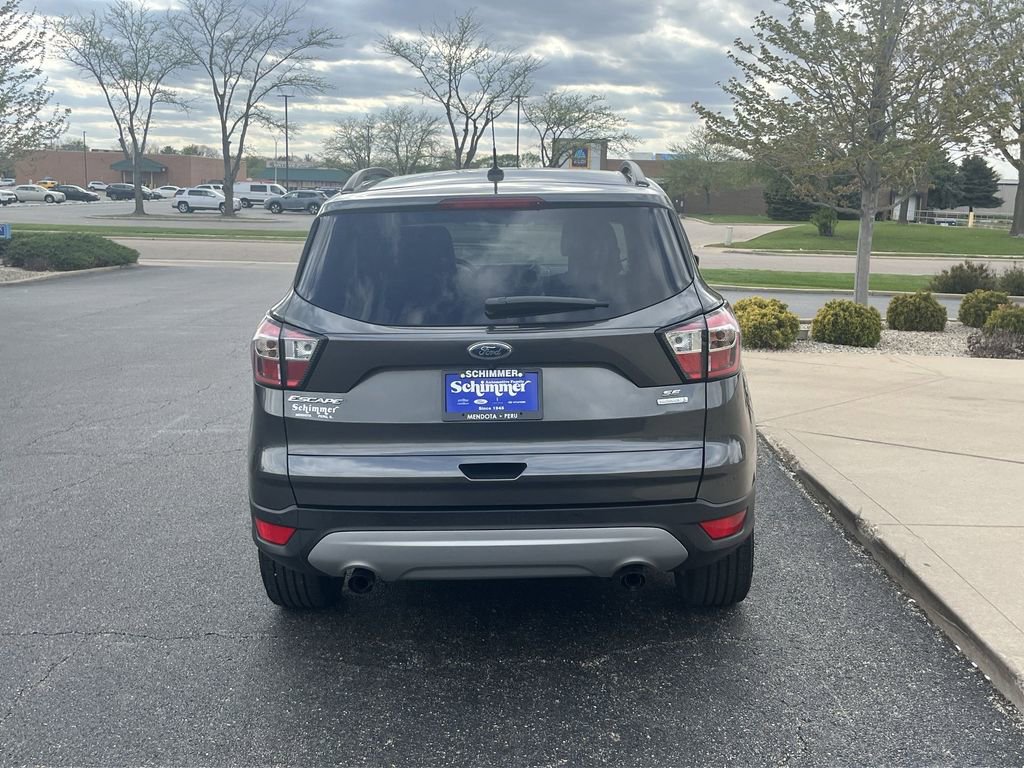 Used 2017 Ford Escape SE w/ Equipment Group 201A FWD image 8