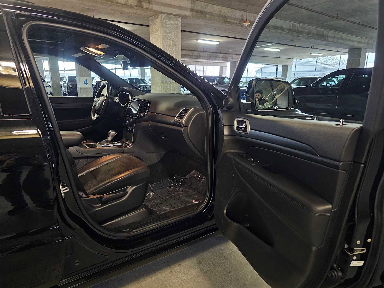 Used 2021 Jeep Grand Cherokee Laredo X image 35