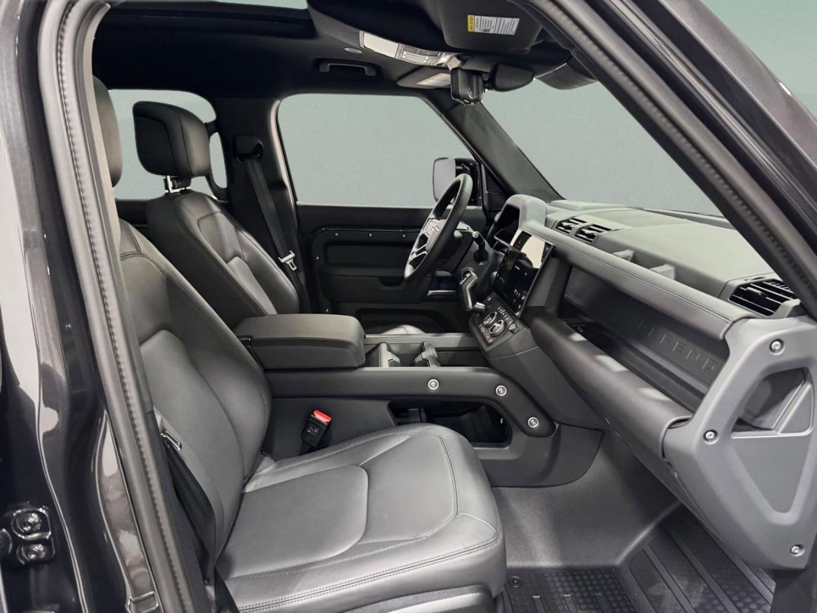 New 2026 Land Rover Defender 110 X-Dynamic SE image 18