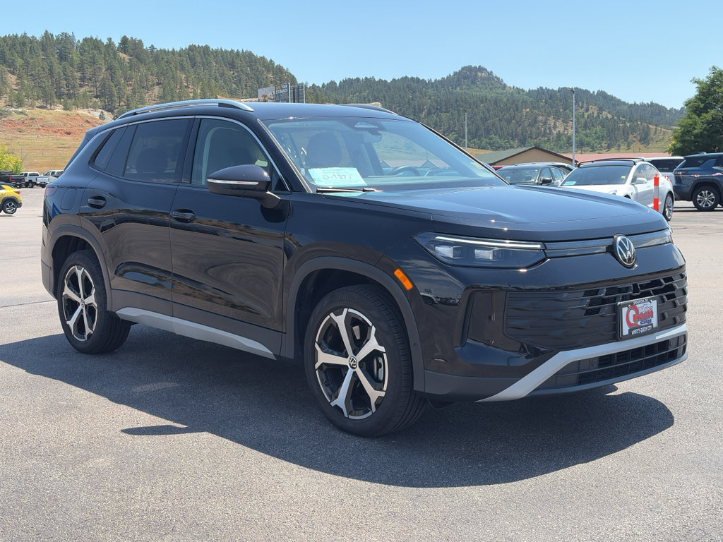 Used 2026 Volkswagen Tiguan SE AWD/4WD image 6