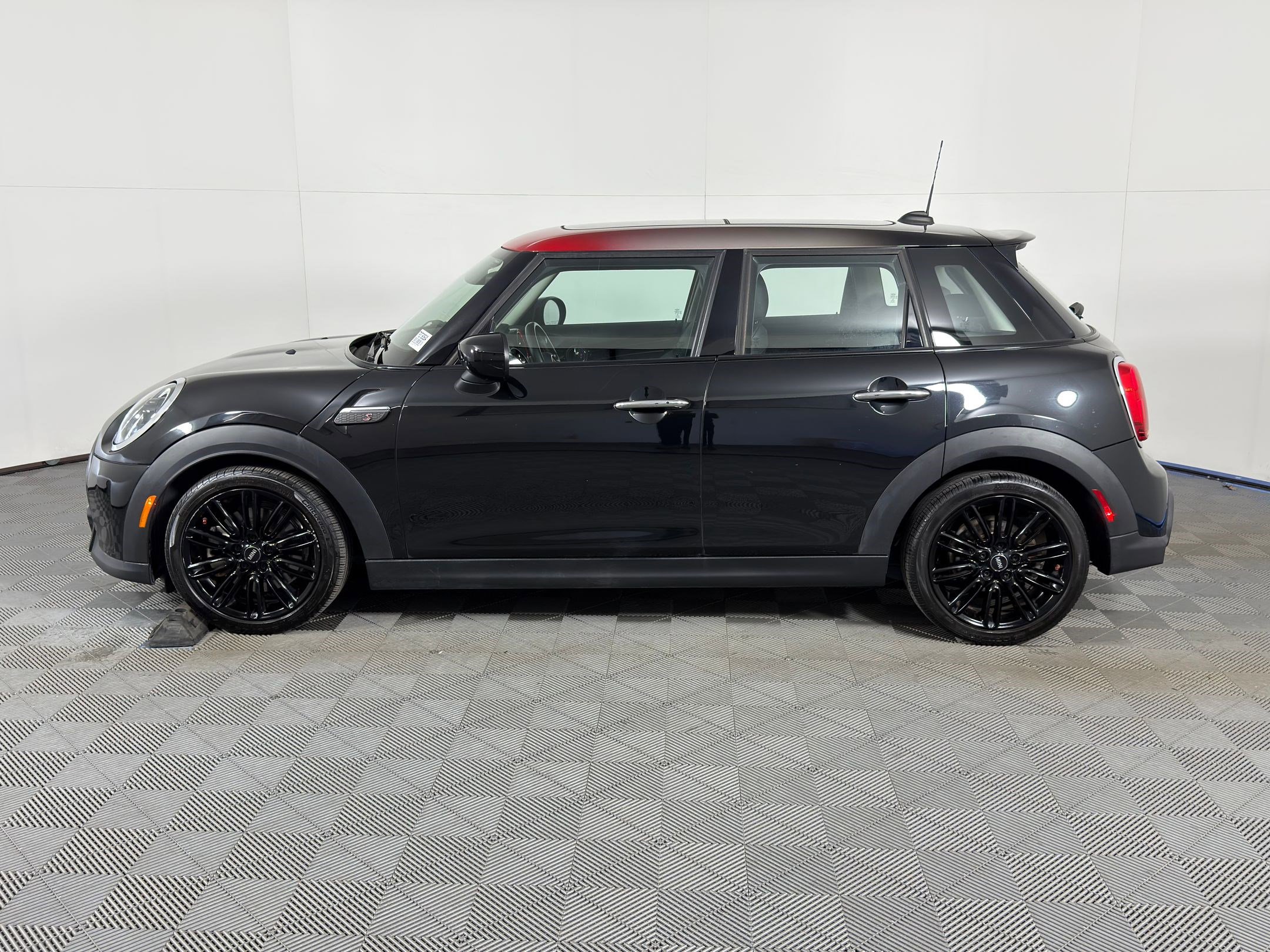 Certified 2023 MINI Cooper S image 2