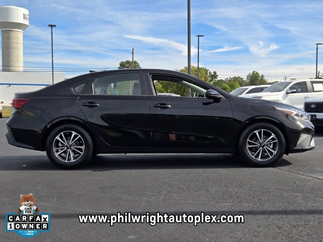 Used 2024 Kia Forte LXS FWD image 2
