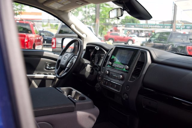 Used 2023 Nissan Titan SV AWD/4WD image 17