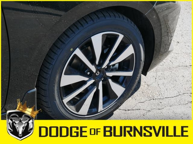Used 2023 Nissan Sentra SV w/ SV Premium Package FWD image 11