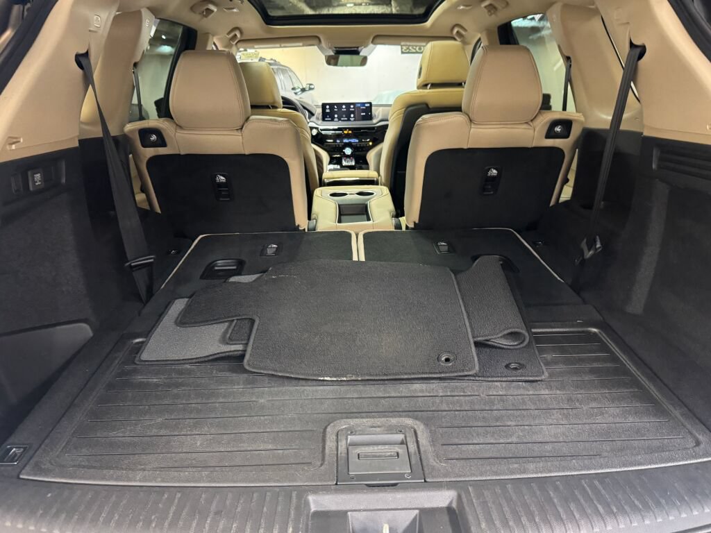 Certified 2023 Acura MDX SH-AWD image 37