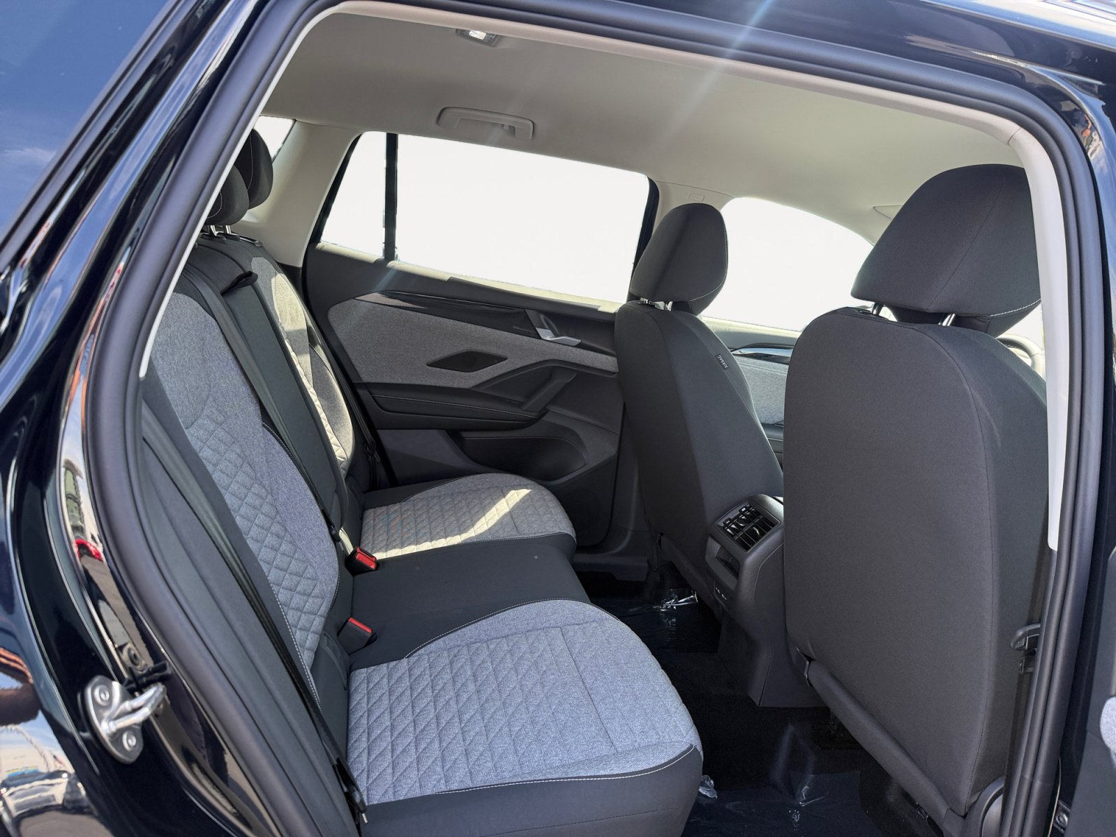New 2026 Volkswagen Tiguan S FWD image 18