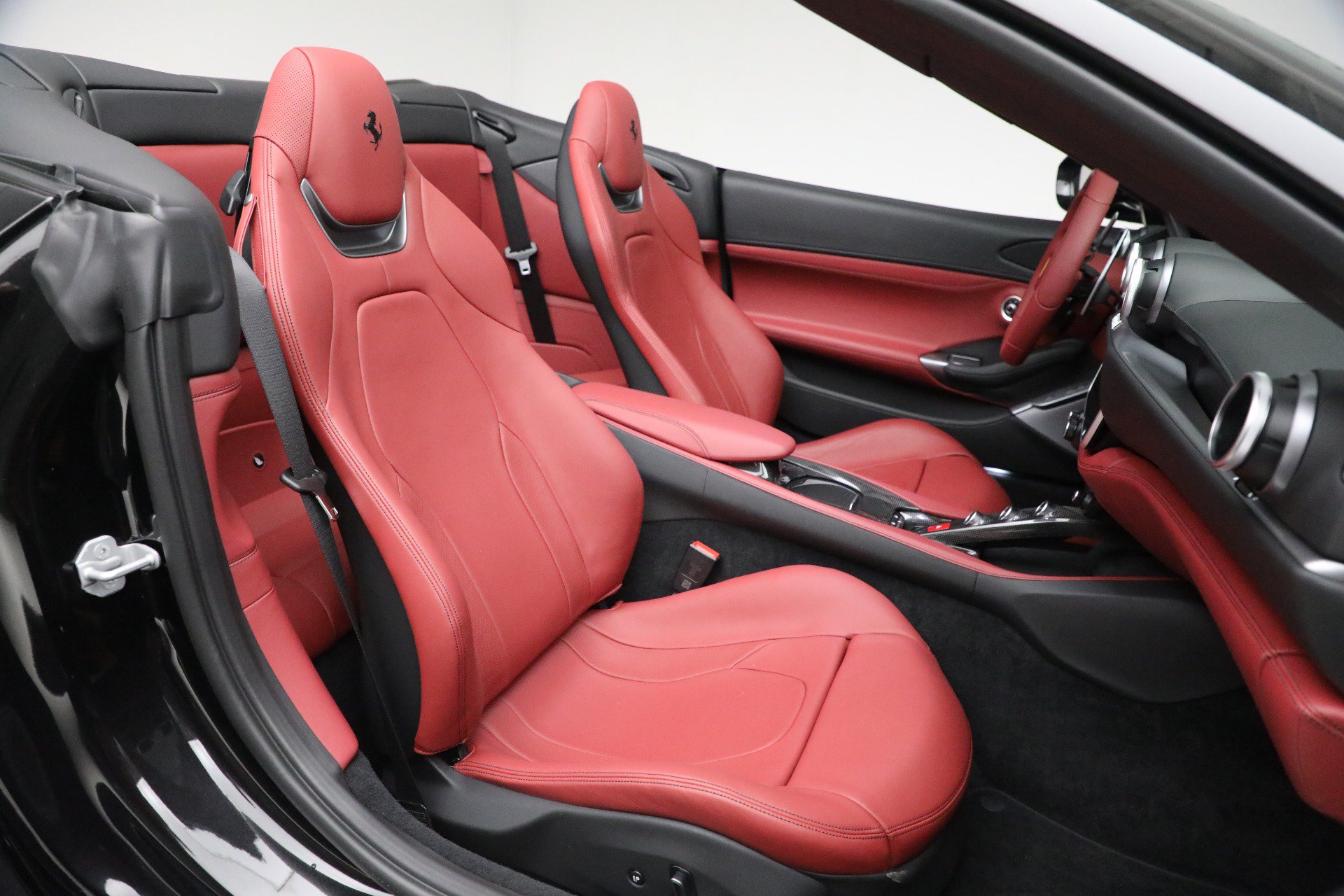 Certified 2023 Ferrari Portofino M RWD image 25