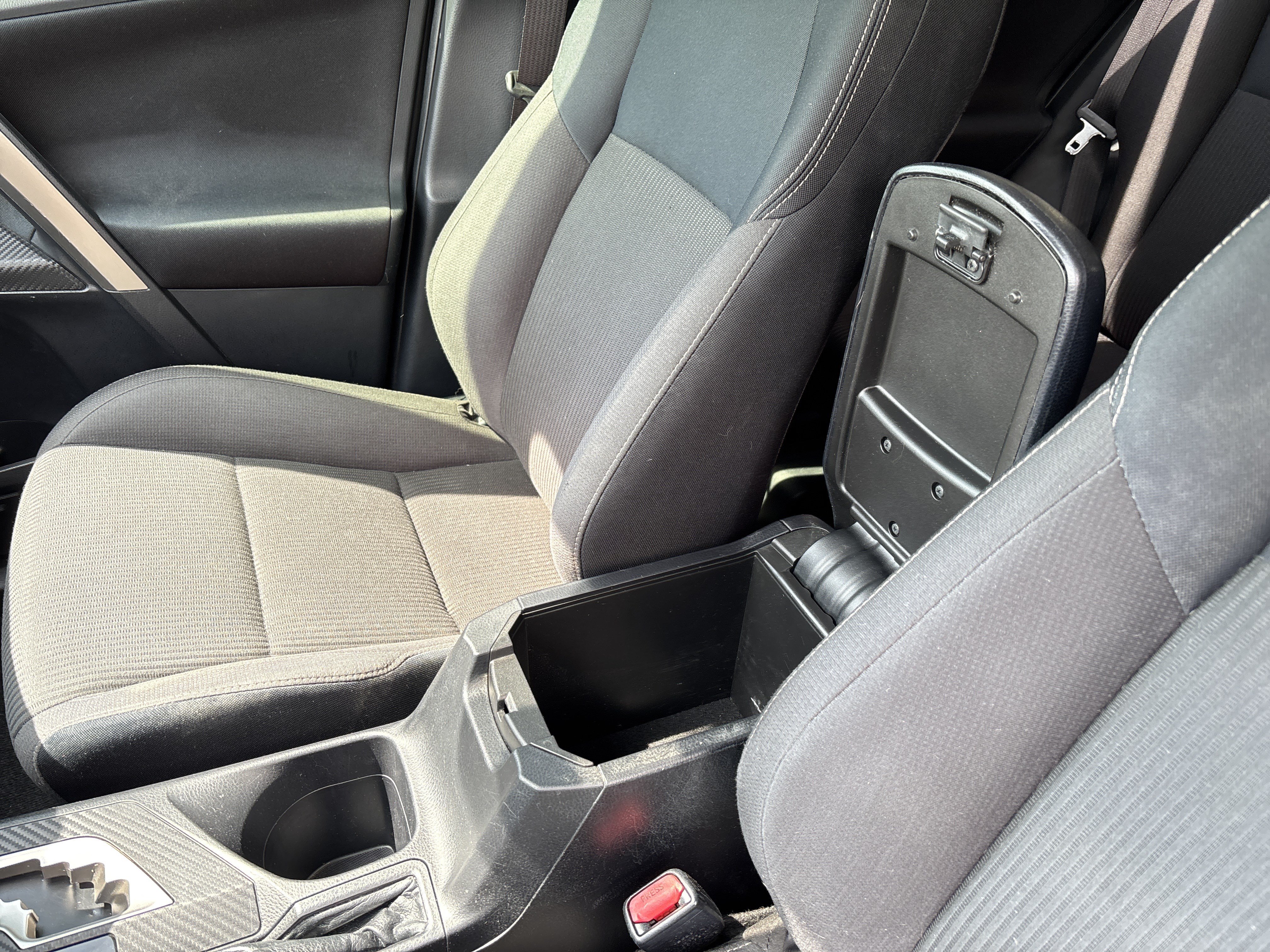 Used 2015 Toyota RAV4 XLE FWD image 26