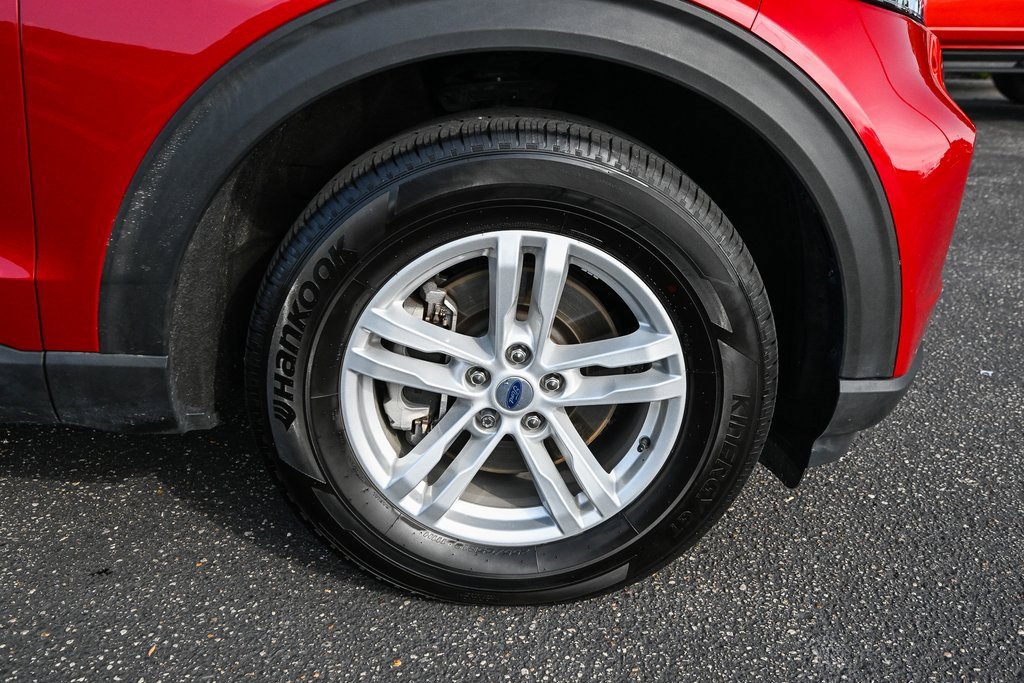 Certified 2023 Ford Explorer XLT w/ Equipment Group 202A image 15