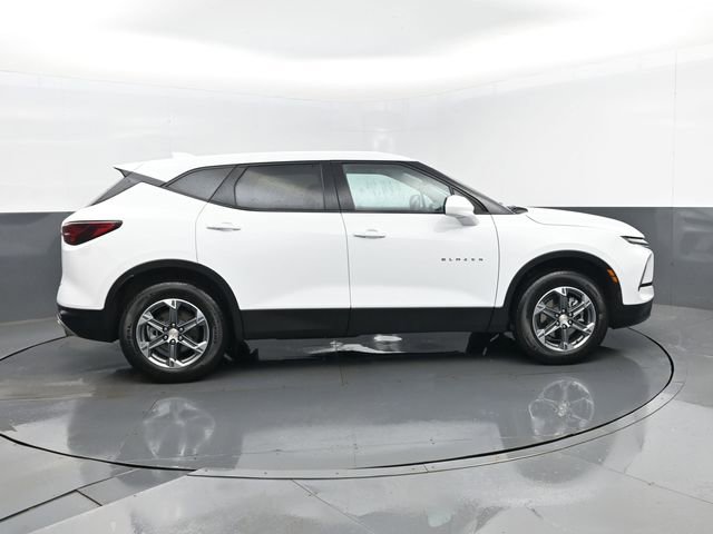 Used 2025 Chevrolet Blazer LT image 4