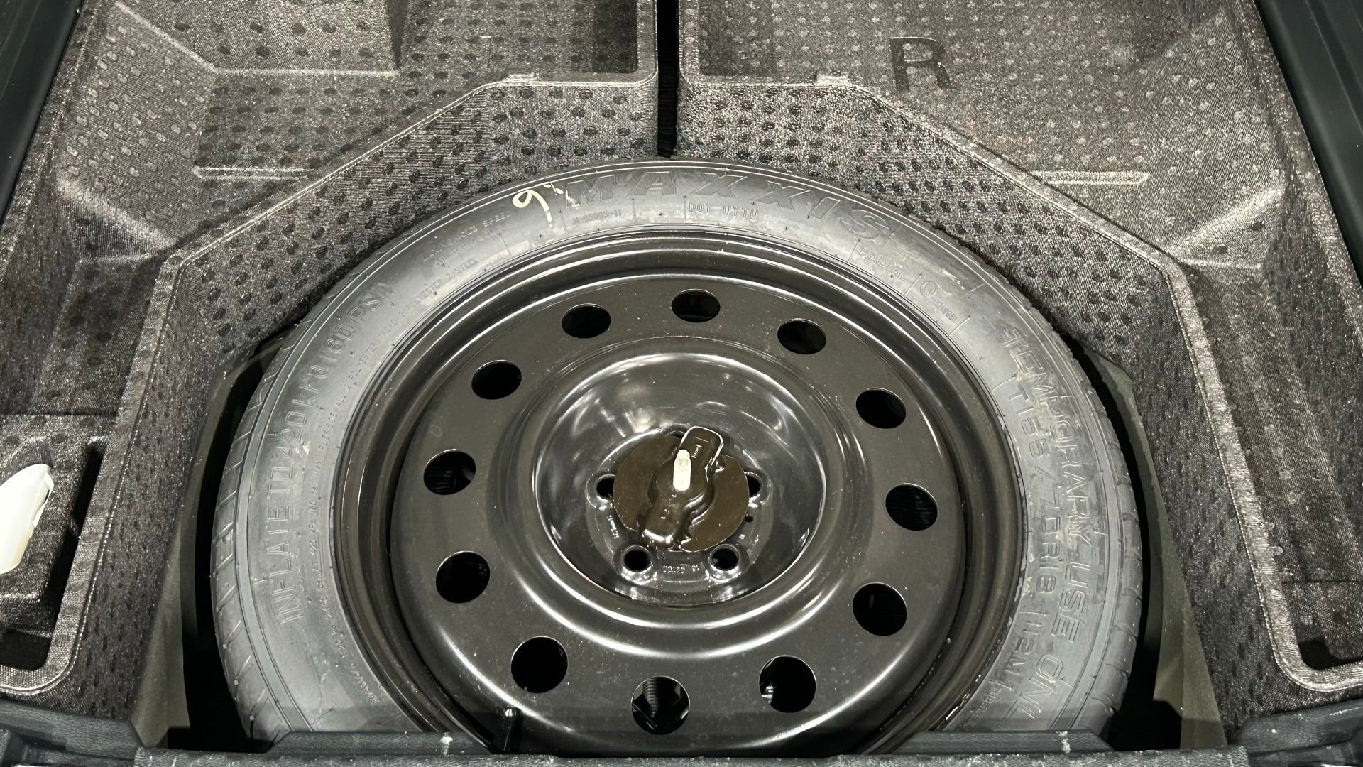 Used 2019 Ford Edge Titanium AWD/4WD image 31