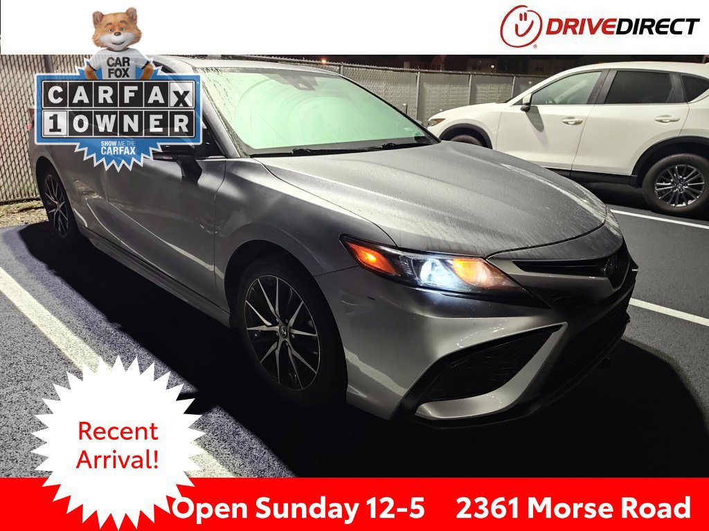 Used 2024 Toyota Camry SE w/ Convenience Package FWD image 1
