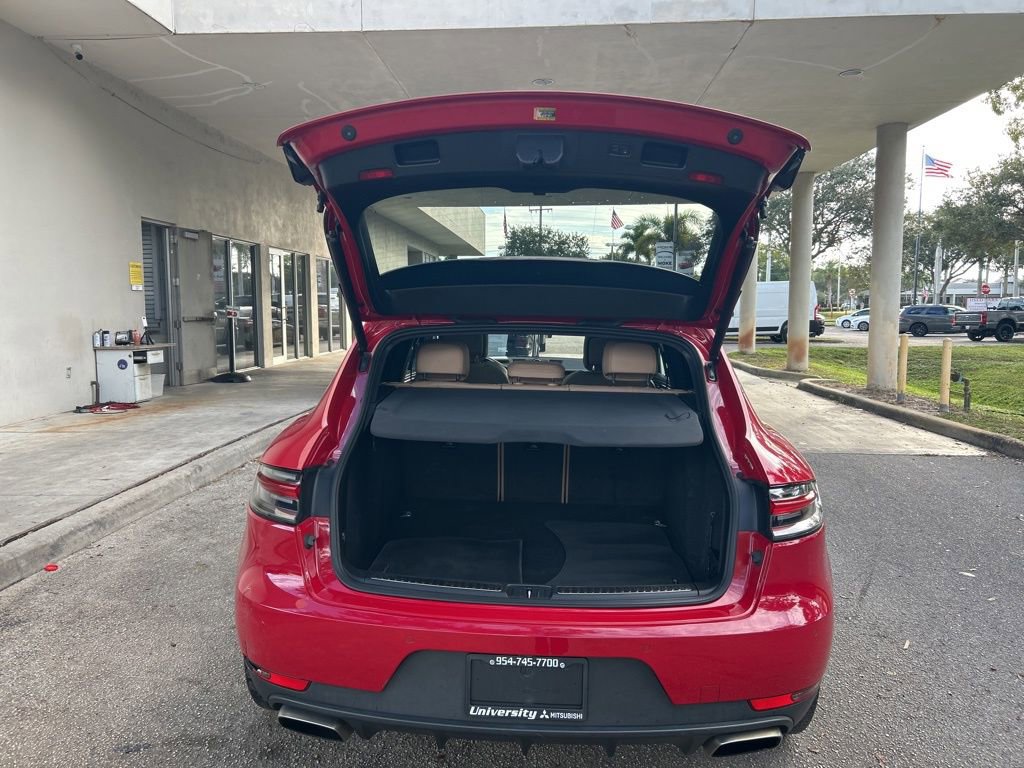 Used 2020 Porsche Macan image 32