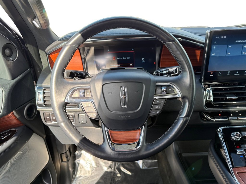 Used 2023 Lincoln Navigator Reserve image 12