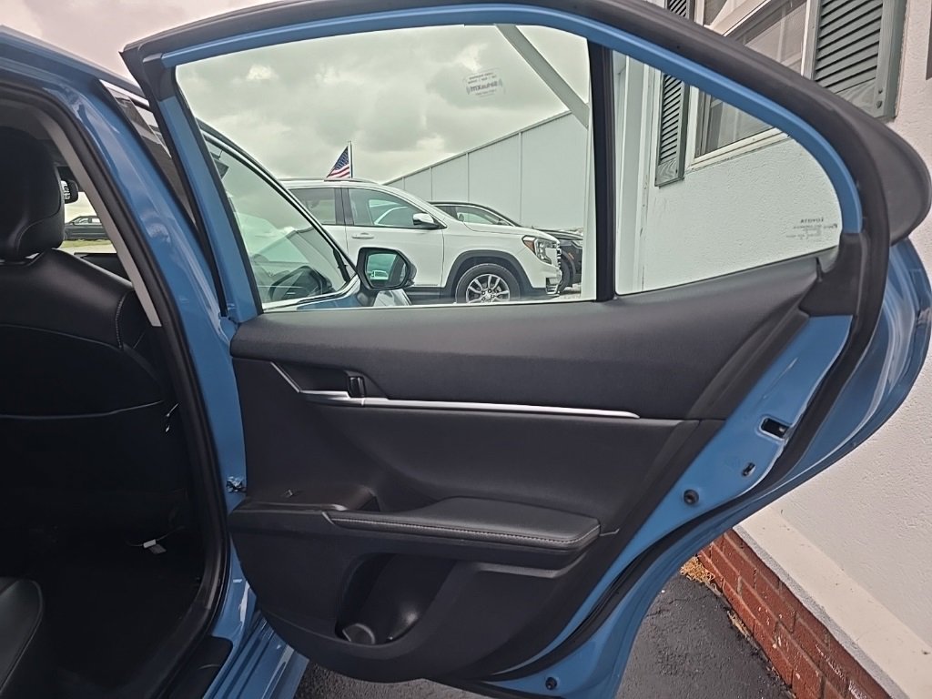 Used 2023 Toyota Camry XSE image 17