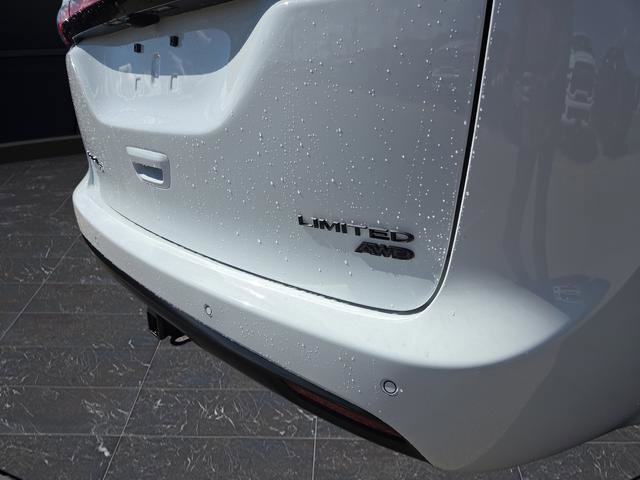 New 2026 Chrysler Pacifica Limited w/ S Appearance Package AWD/4WD image 38