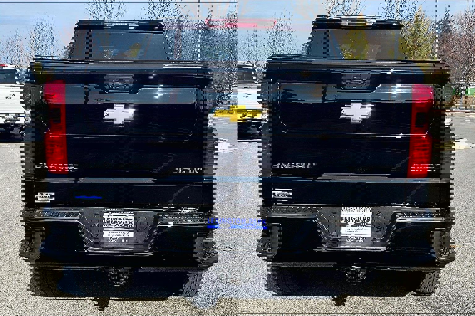 Used 2025 Chevrolet Silverado 1500 Custom image 5