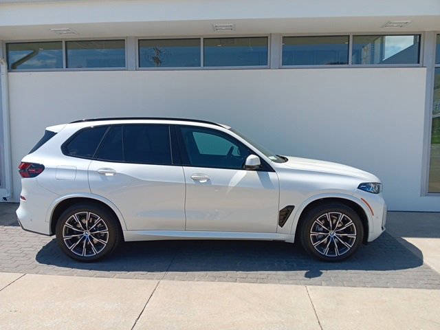 Certified 2025 BMW X5 xDrive40i w/ M Sport Package image 4