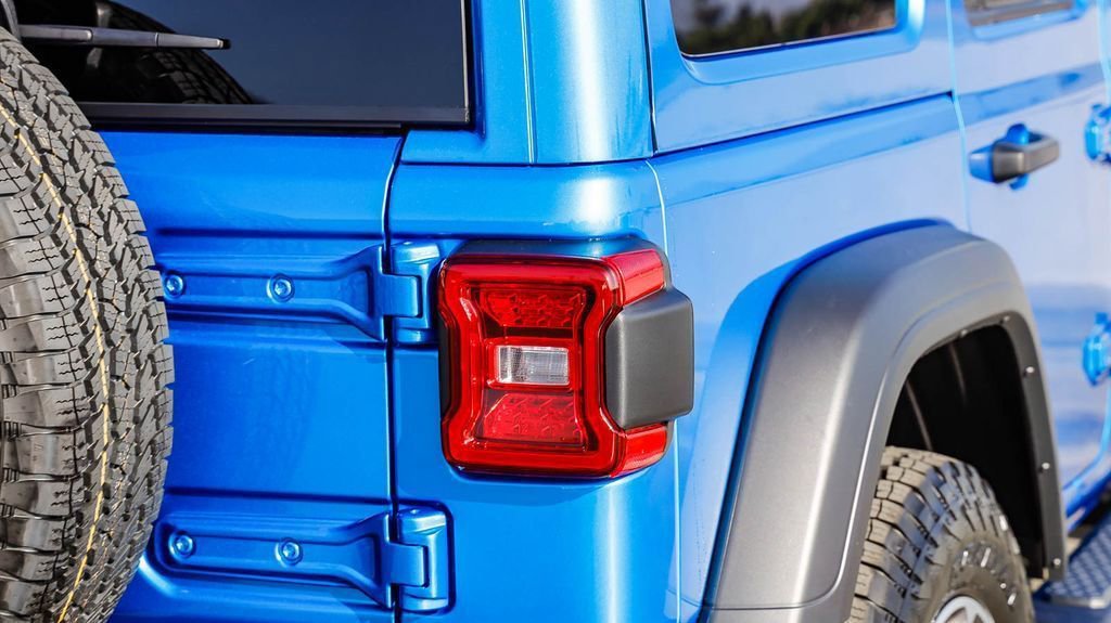 New 2025 Jeep Wrangler Sport S image 10