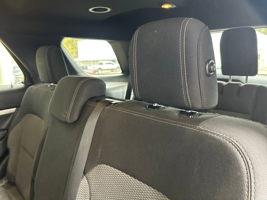 Used 2017 Ford Explorer XLT image 10