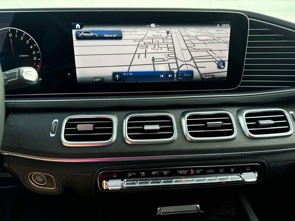 Used 2025 Mercedes-Benz GLE 450e 4MATIC image 11