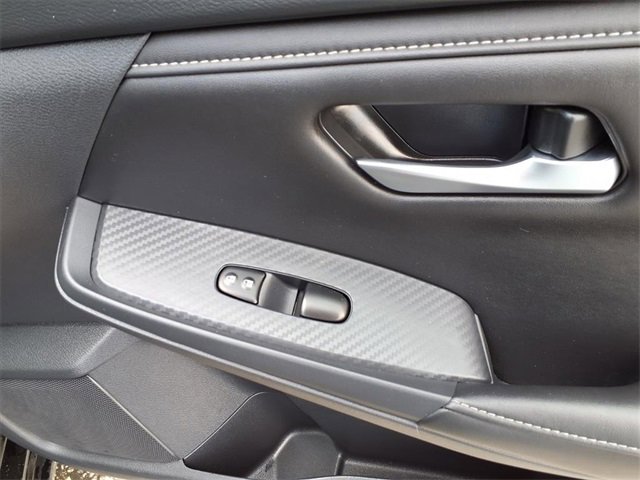 Used 2025 Nissan Sentra SV image 24