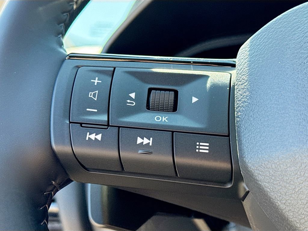 New 2026 Nissan Rogue Platinum image 9