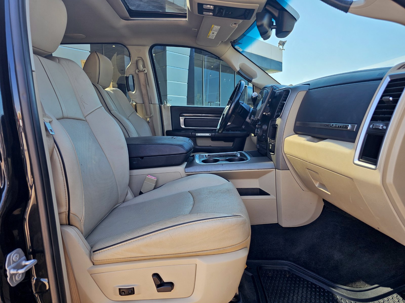 Used 2018 RAM 2500 Limited AWD/4WD image 40