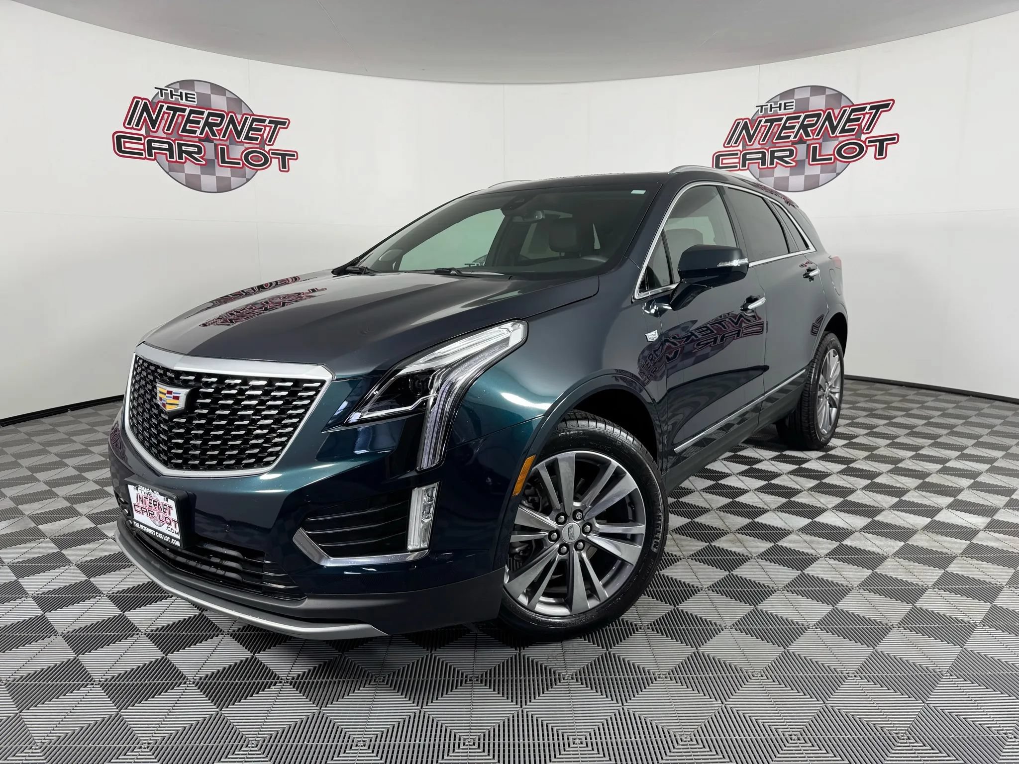 Used 2024 Cadillac XT5 Premium Luxury w/ LPO, Floor Liner Package AWD/4WD image 1