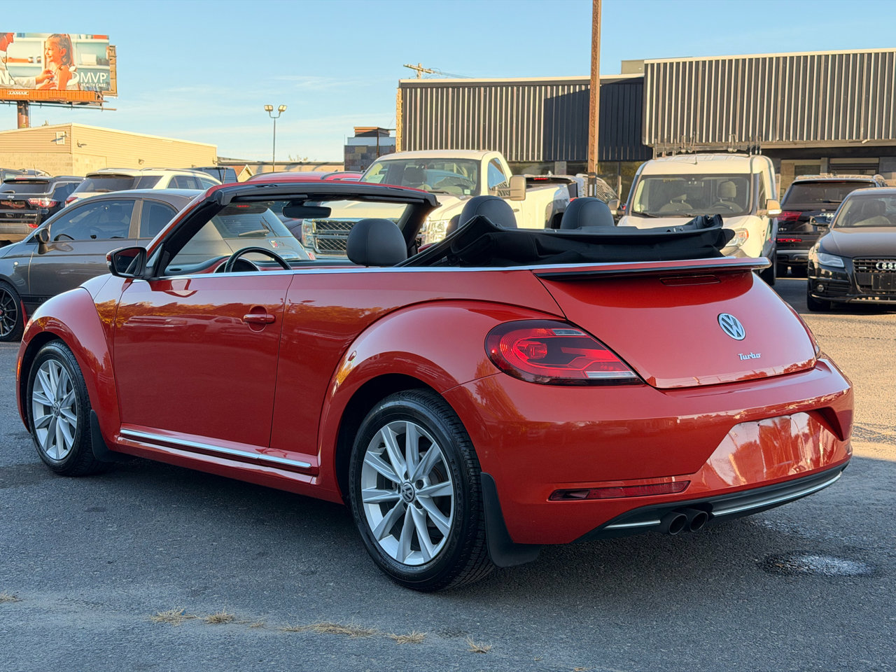 Used 2019 Volkswagen Beetle 2.0T SE image 4