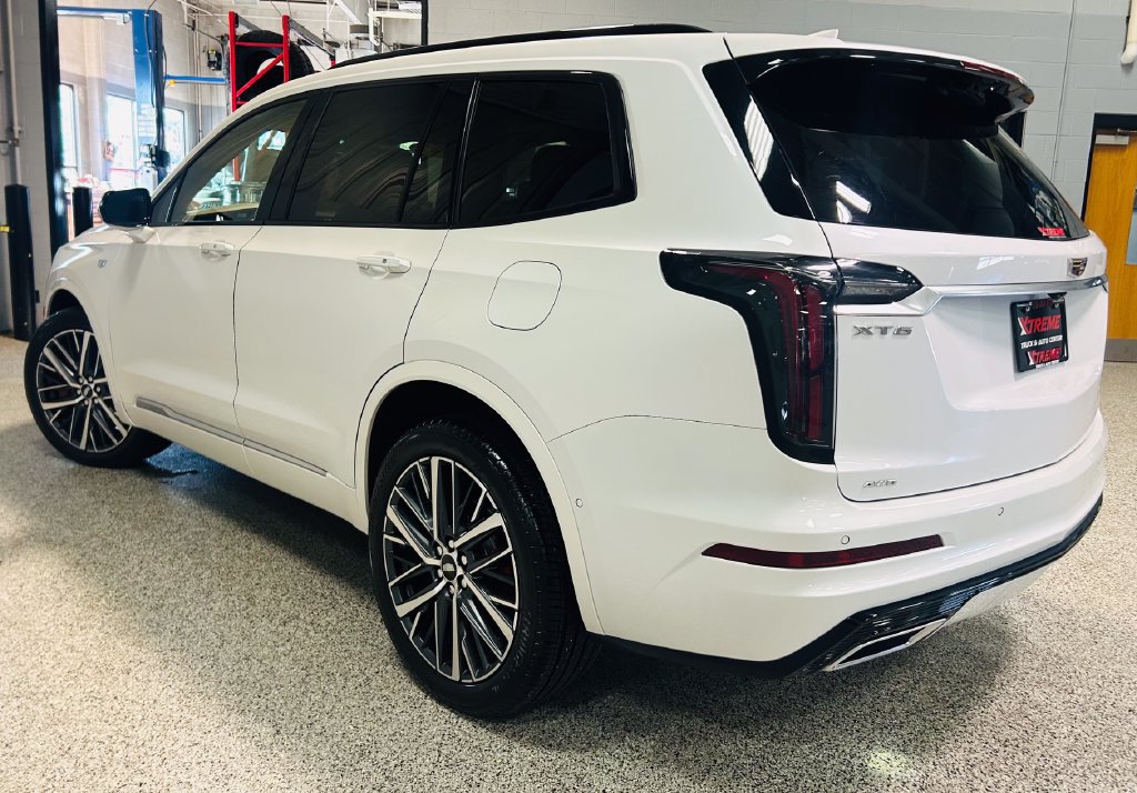 Used 2022 Cadillac XT6 Sport w/ Platinum Package AWD/4WD image 4