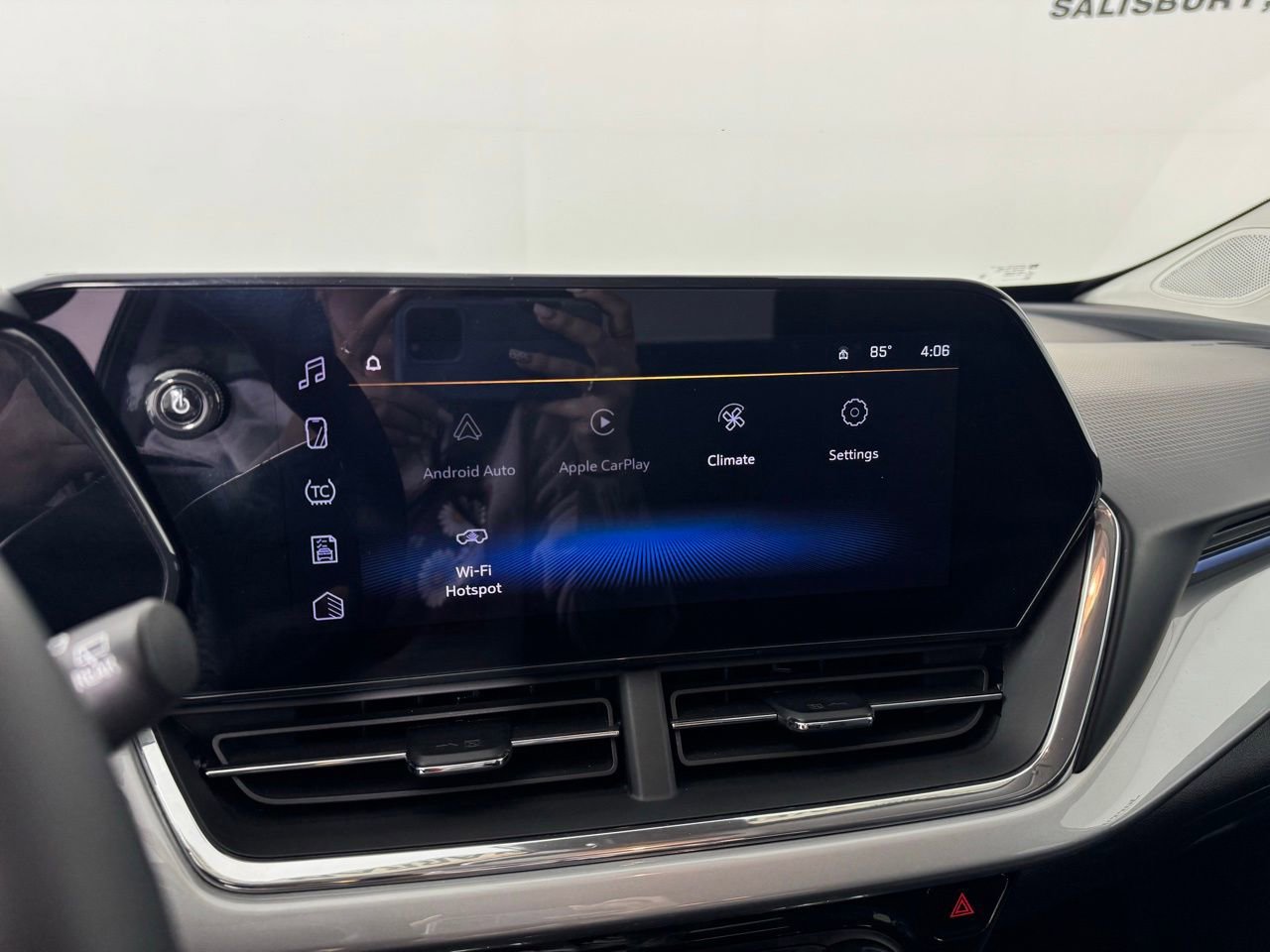 Used 2025 Chevrolet Trax LT w/ LT Convenience Package FWD image 21