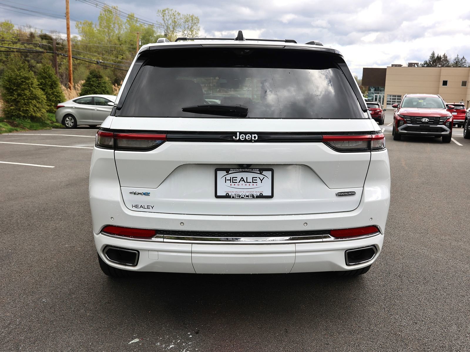 Used 2022 Jeep Grand Cherokee Overland w/ Advanced Protech Group III AWD/4WD image 6