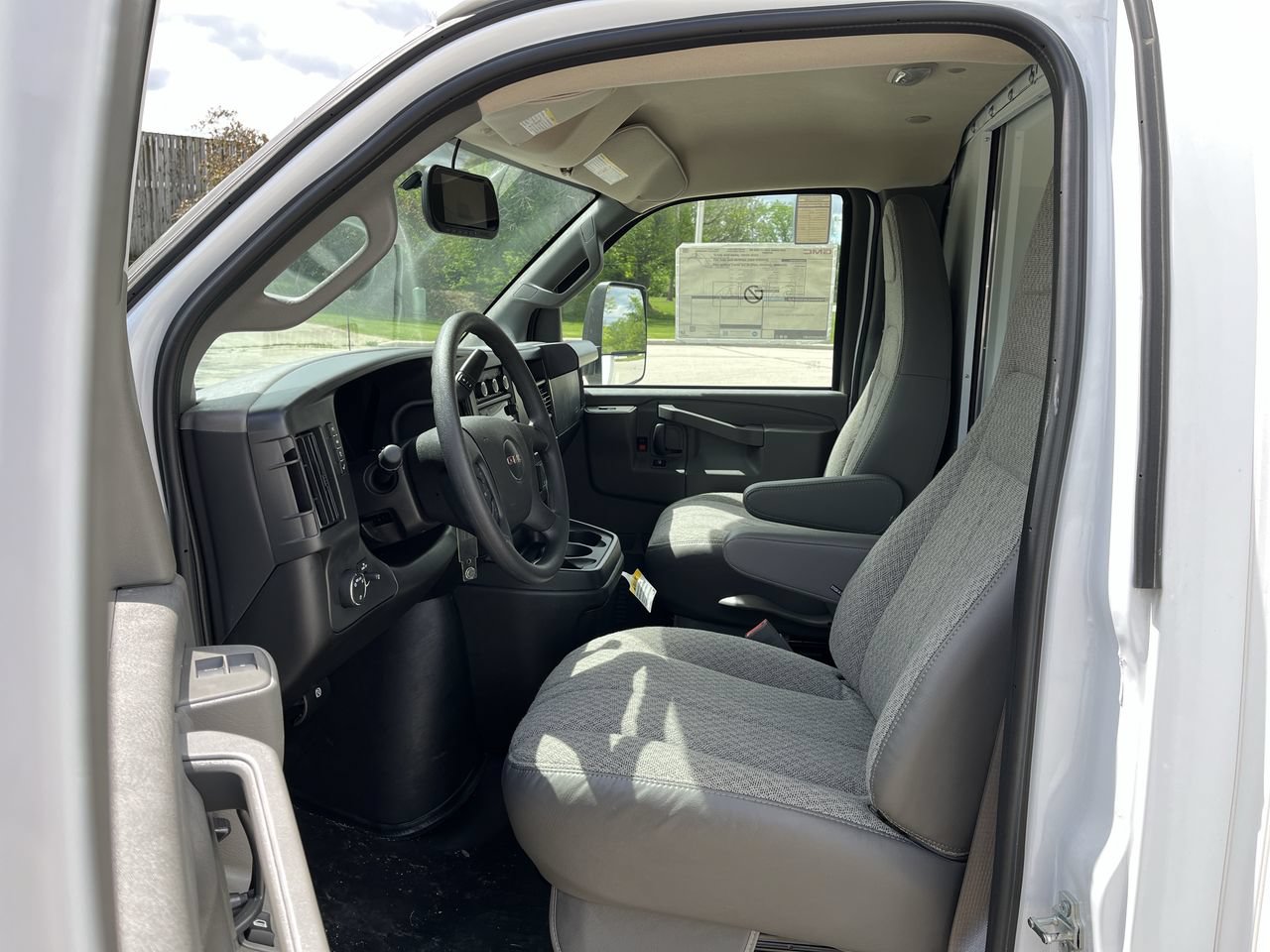 New 2026 GMC Savana 3500 Extended w/ Power Convenience Package RWD image 3