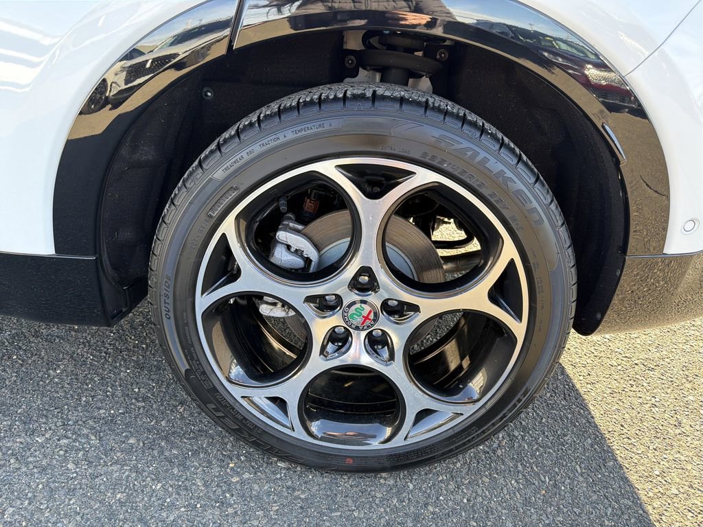 Used 2024 Alfa Romeo Tonale Ti w/ Active Assist Package image 31