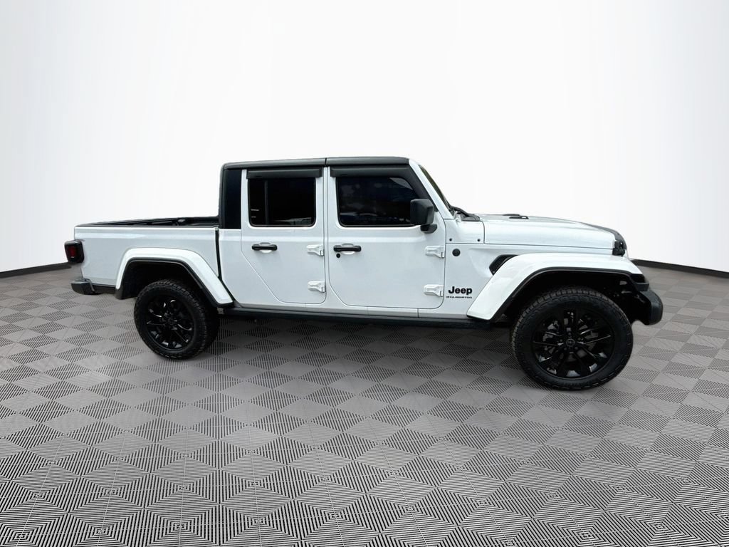Used 2025 Jeep Gladiator Overland AWD/4WD image 5