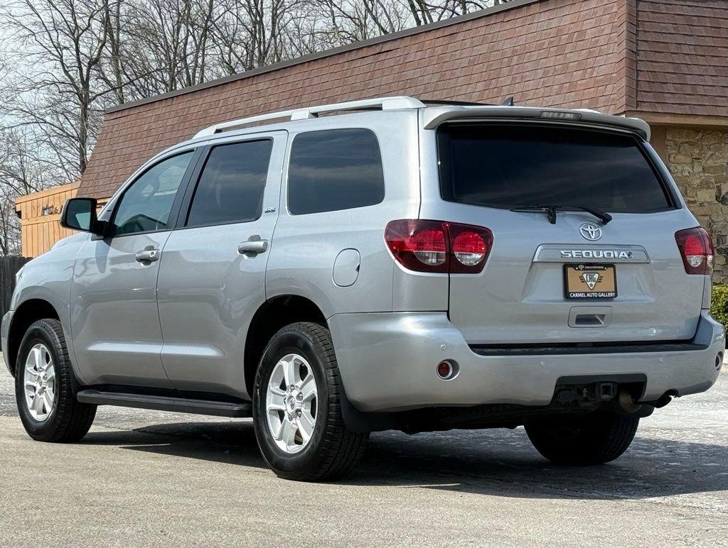 Used 2019 Toyota Sequoia SR5 AWD/4WD image 3
