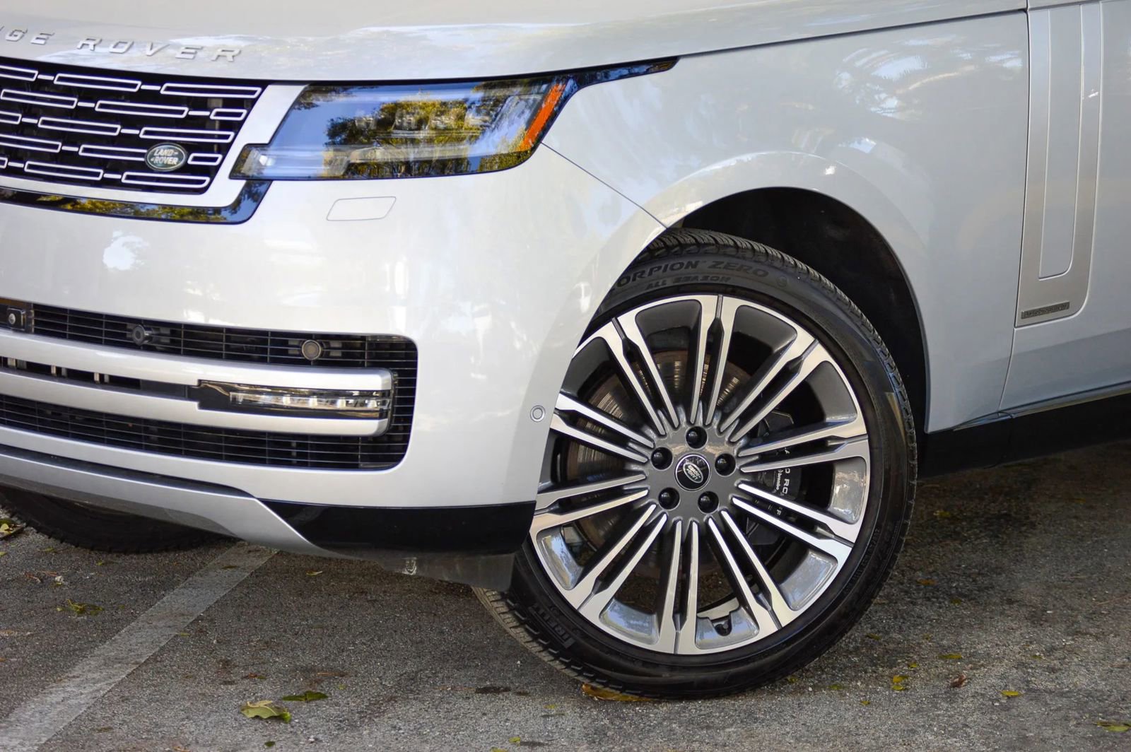 Used 2023 Land Rover Range Rover Autobiography AWD/4WD video 2