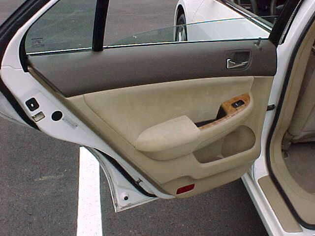 Used 2004 Honda Accord EX image 11