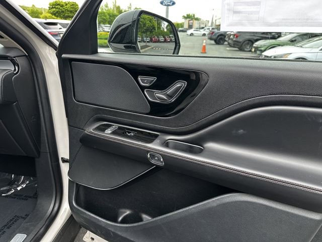Certified 2023 Lincoln Aviator AWD w/ Premium Package image 36