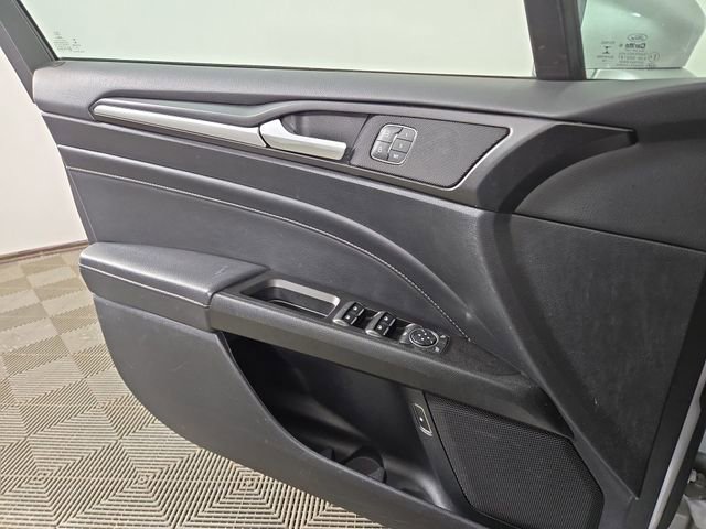 Used 2019 Ford Fusion Titanium image 29