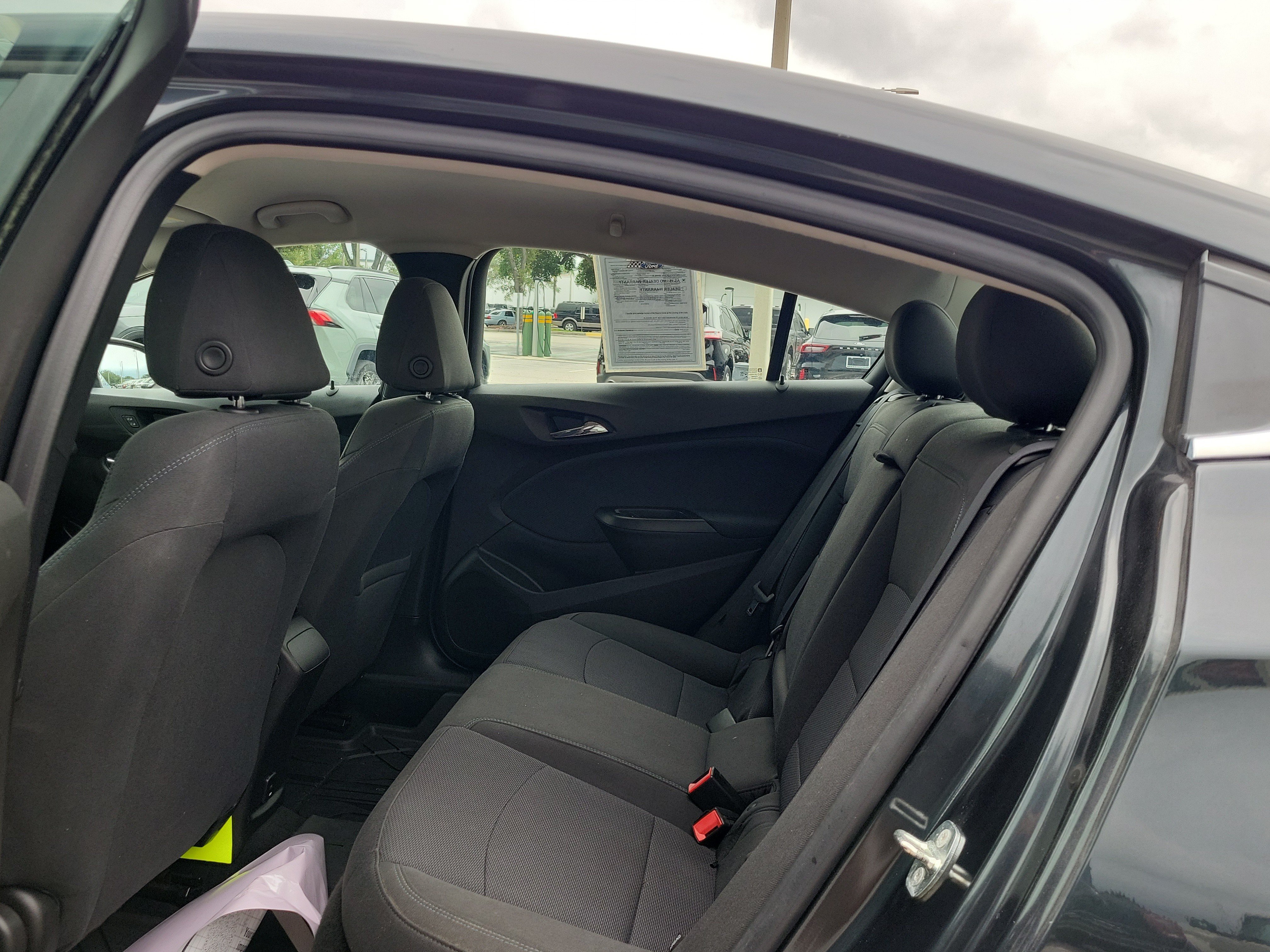 Used 2018 Chevrolet Cruze LT FWD image 12