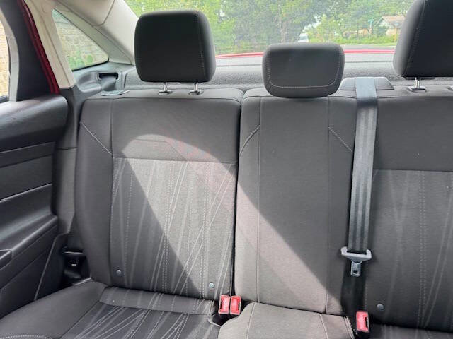 Used 2015 Ford Focus SE w/ SE Sport Package image 31