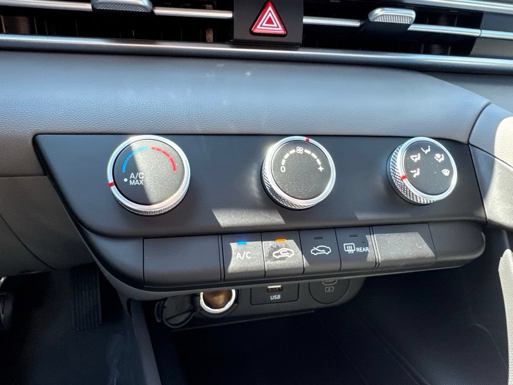 New 2026 Hyundai Elantra SE FWD image 14