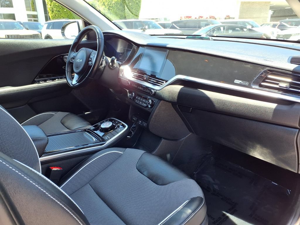 Certified 2022 Kia Niro EX FWD image 14