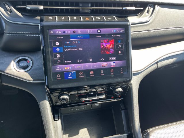 Certified 2025 Jeep Grand Cherokee Limited w/ Luxury Tech Group II RWD image 33