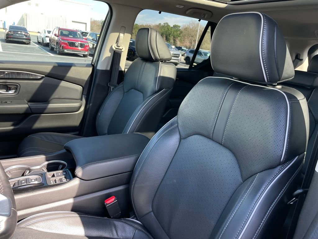 Certified 2025 Honda Pilot Elite image 29