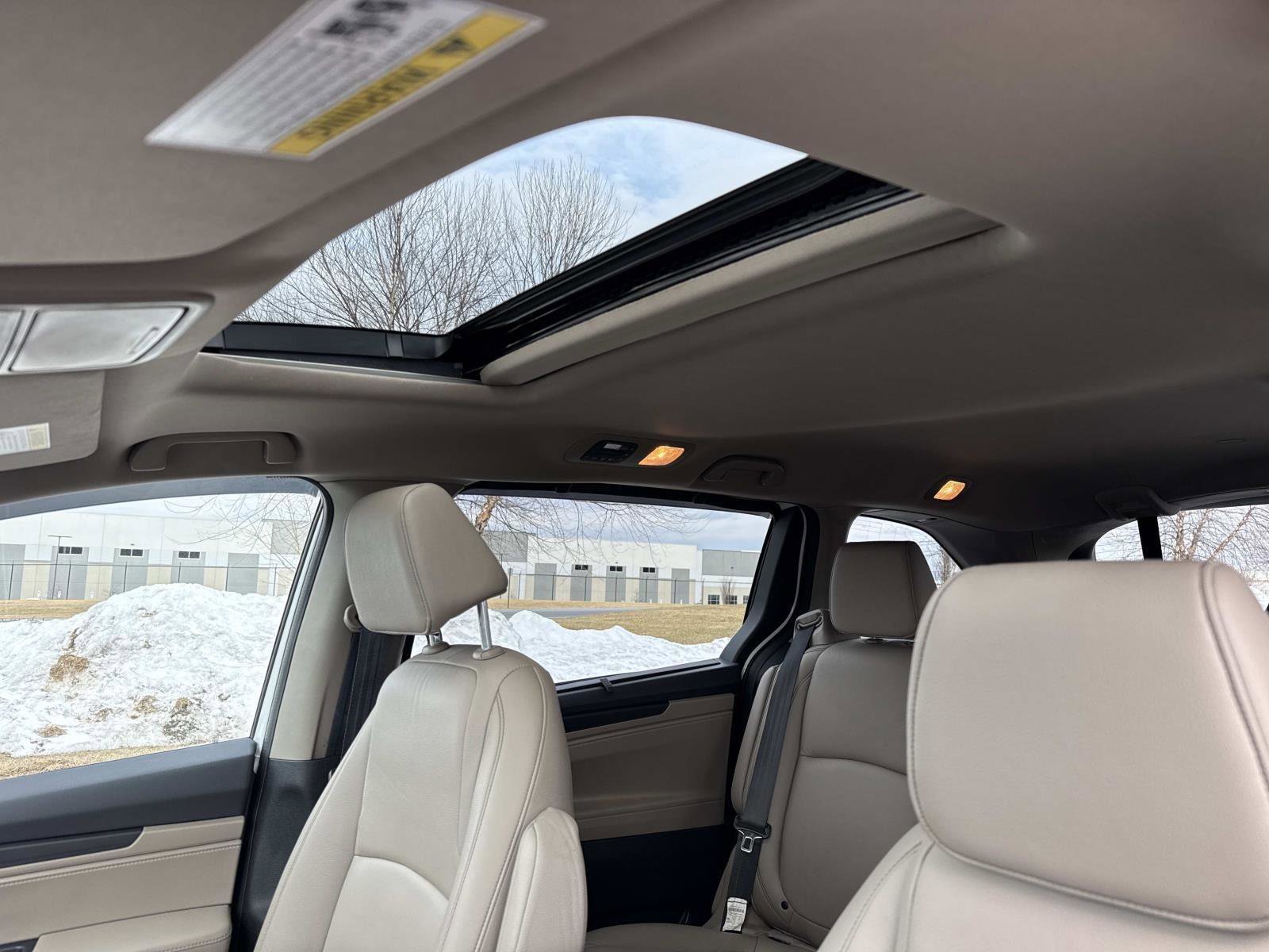 Used 2023 Honda Odyssey EX-L image 3